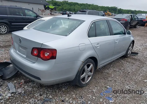 2010 Volkswagen Jetta Sel z USA, uszkodzony, nr VIN 3VWRZ7AJ2AM023529